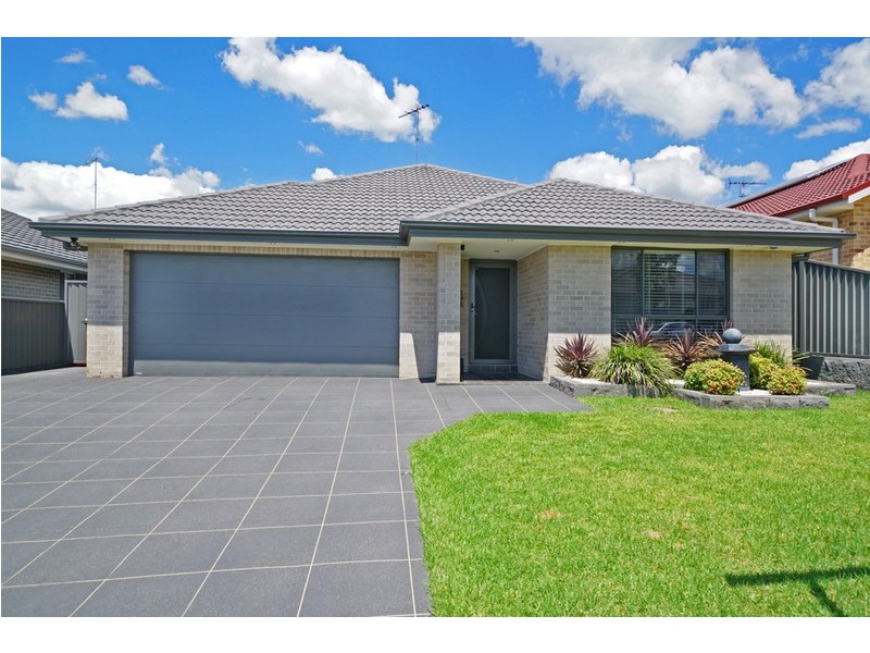 14 Higgins Avenue, Elderslie NSW 2570