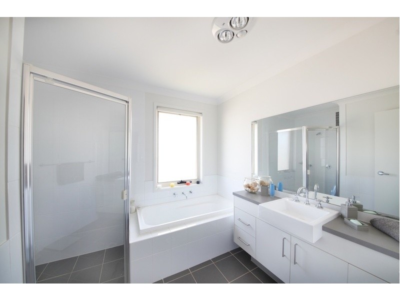 354 Liz Kernohan Drive, Elderslie NSW 2570