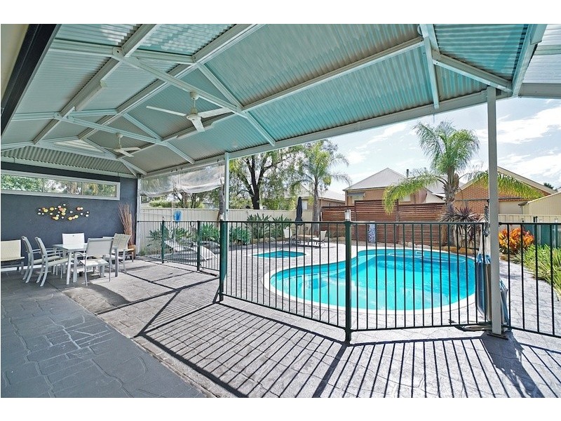 327 Remembrance Drive, Camden Park NSW 2570