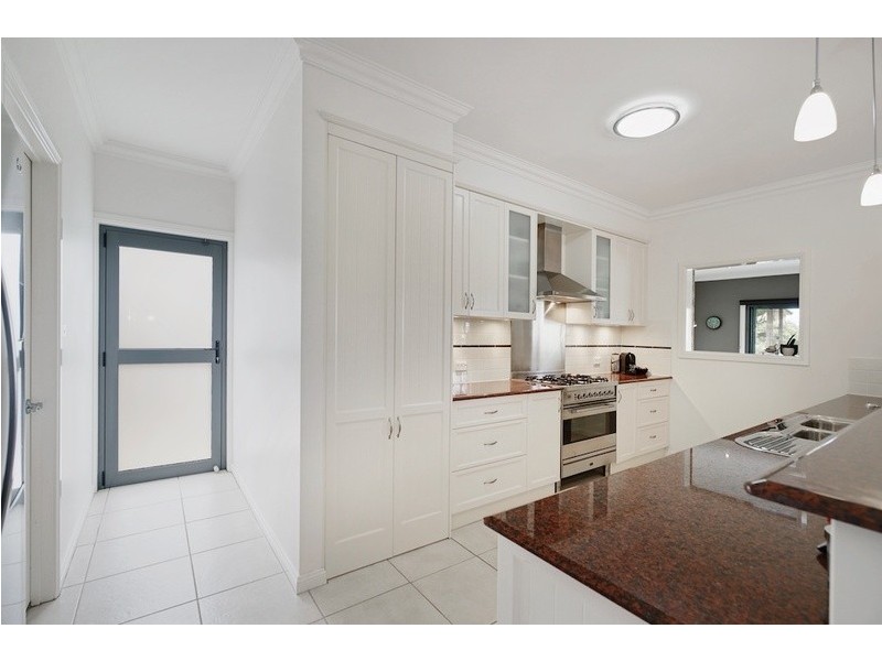 6 Wilmott Court, Camden Park NSW 2570