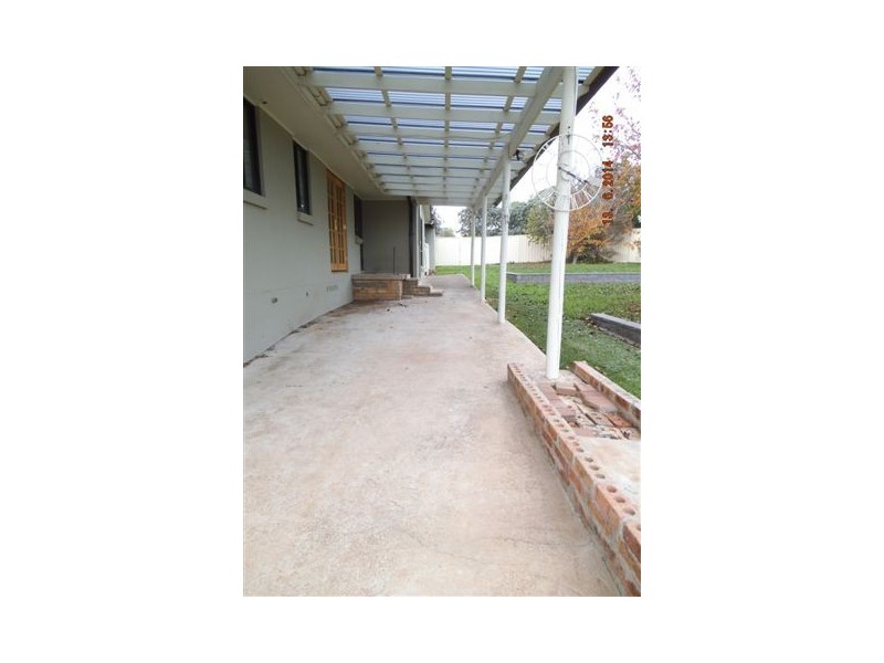 8 King Road, Camden South NSW 2570