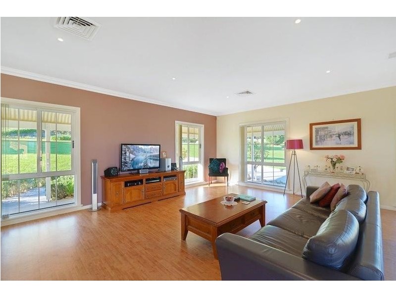 36 The Outlook, Kirkham NSW 2570