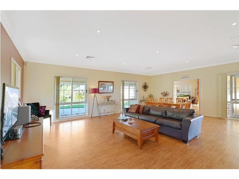 36 The Outlook, Kirkham NSW 2570