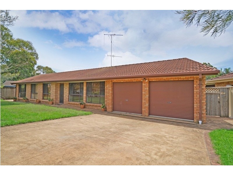 14 Farrendon Place, Mount Annan NSW 2567