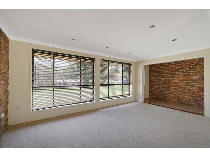 14 Farrendon Place, Mount Annan NSW 2567