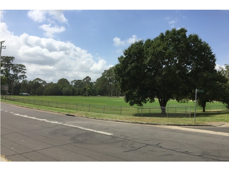 5 Peter Avenue, Camden NSW 2570