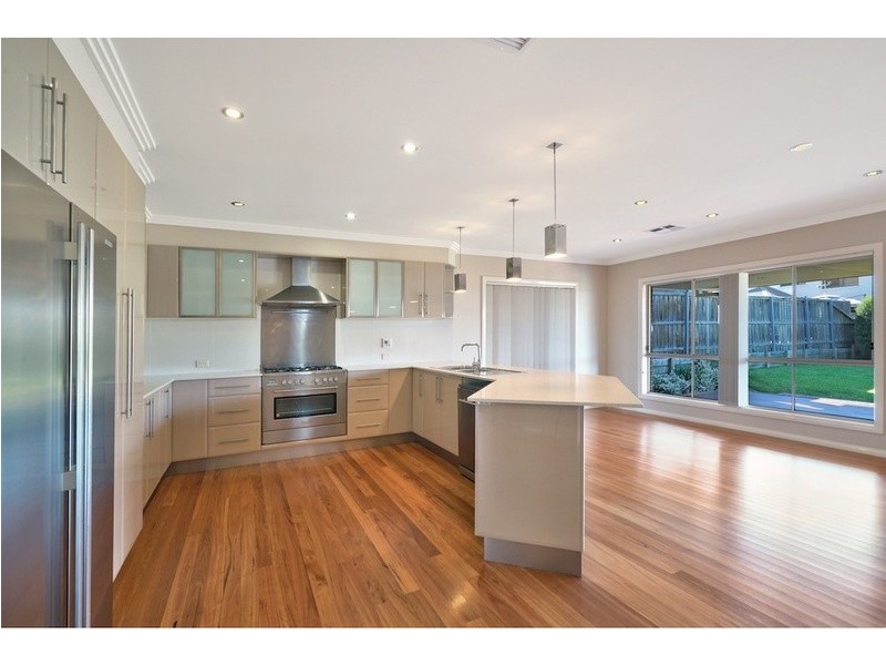 98 MacArthur Circuit, Camden Park NSW 2570