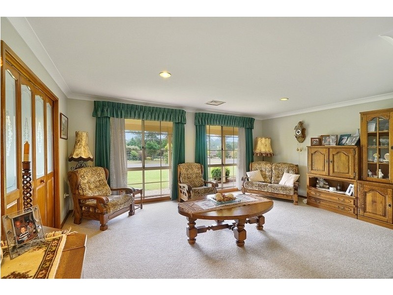 6 Sickles Drive, Grasmere NSW 2570
