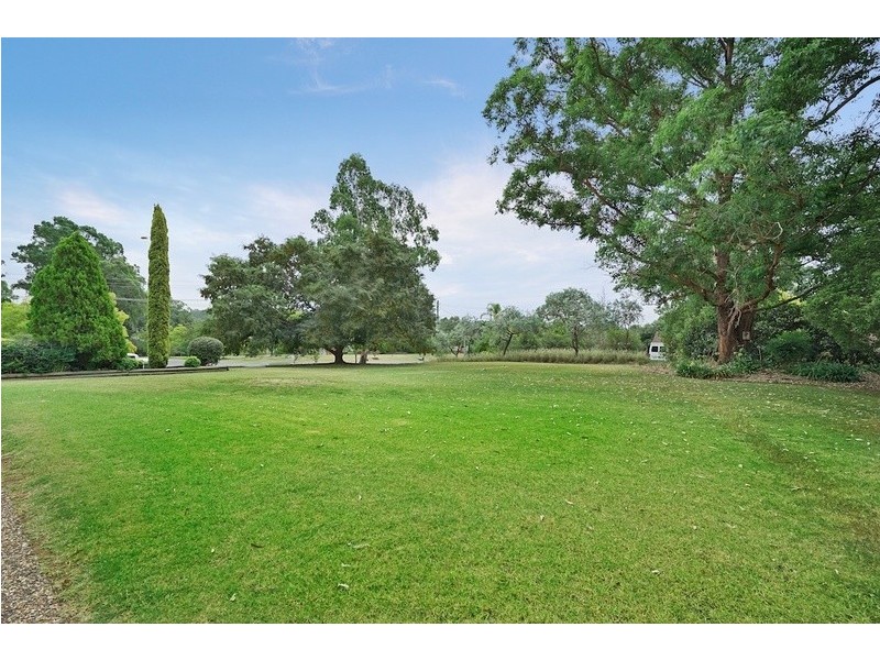 6 Sickles Drive, Grasmere NSW 2570
