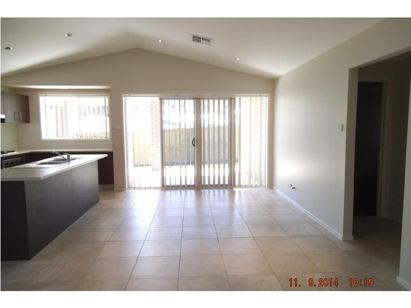 8 Vicary Avenue, Elderslie NSW 2570