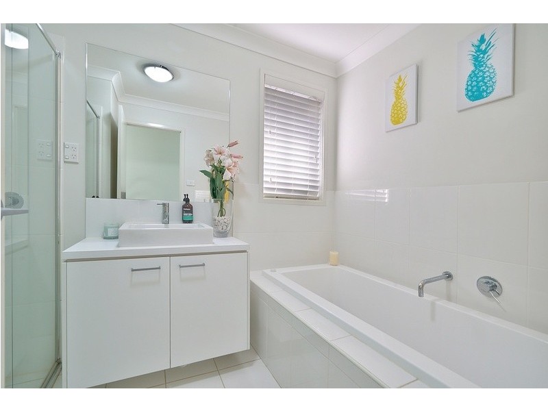 24 Lombardi Circuit, Oran Park NSW 2570