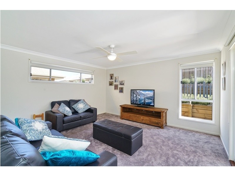 74 Greenfield Crescent, Elderslie NSW 2570