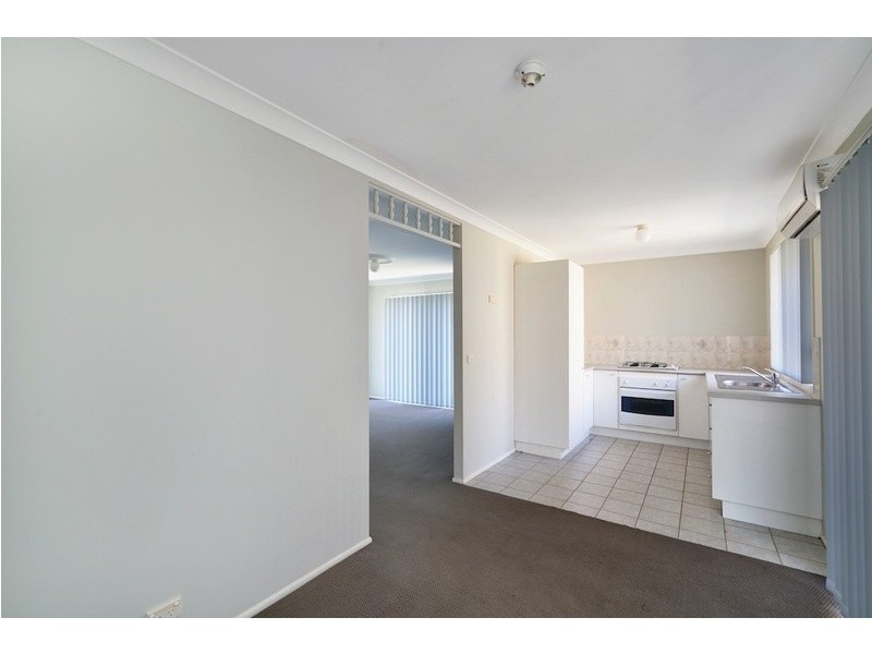 6 Topper Place, Englorie Park NSW 2560