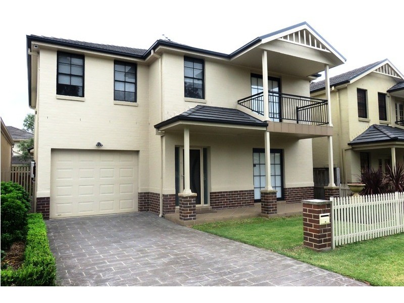 11 Lochview Crescent, Mount Annan NSW 2567