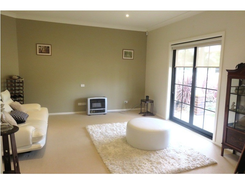 11 Lochview Crescent, Mount Annan NSW 2567