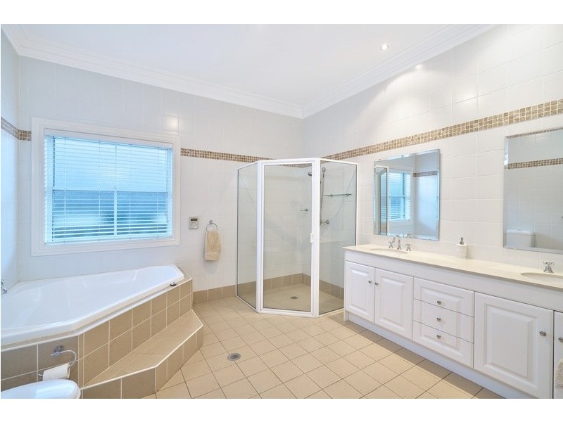 28 Bridgewater Boulevard, Camden Park NSW 2570