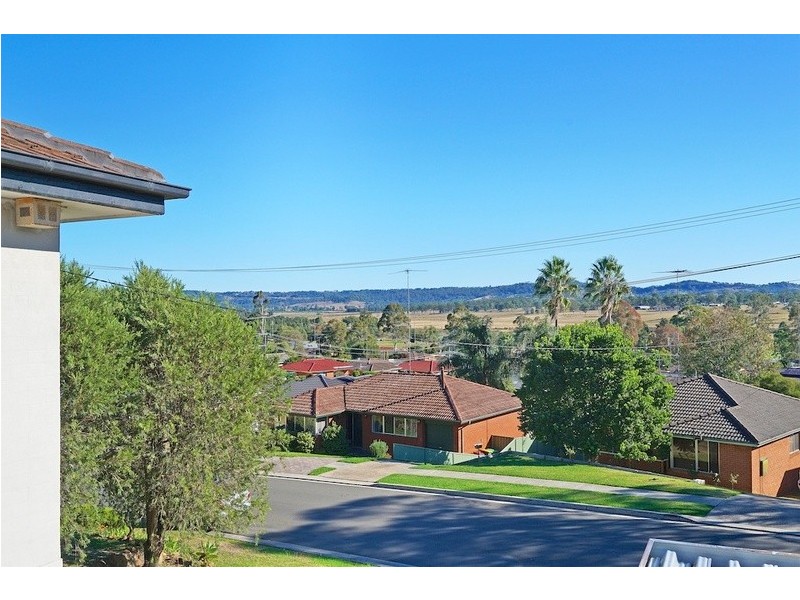 17 Flinders Avenue, Camden South NSW 2570