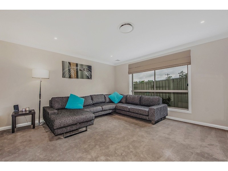 6 Mary Street, The Oaks NSW 2570