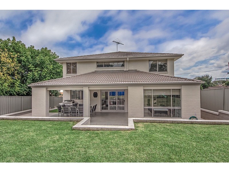 6 Mary Street, The Oaks NSW 2570