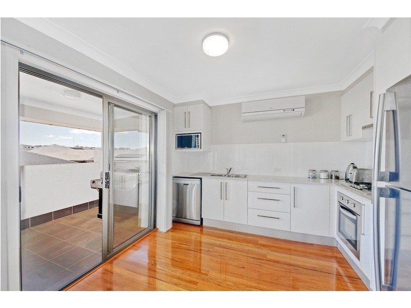 4 Sylvester Lane, Gregory Hills NSW 2557