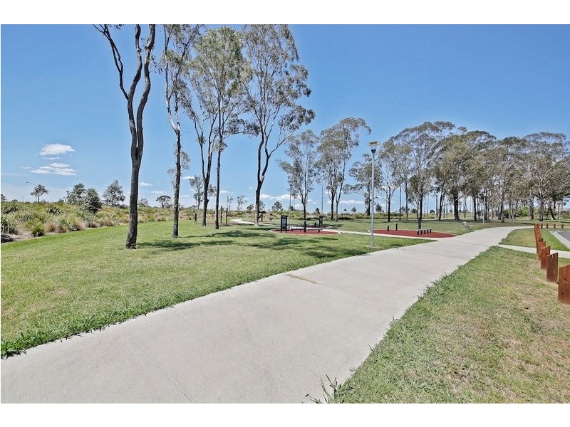 4 Sylvester Lane, Gregory Hills NSW 2557