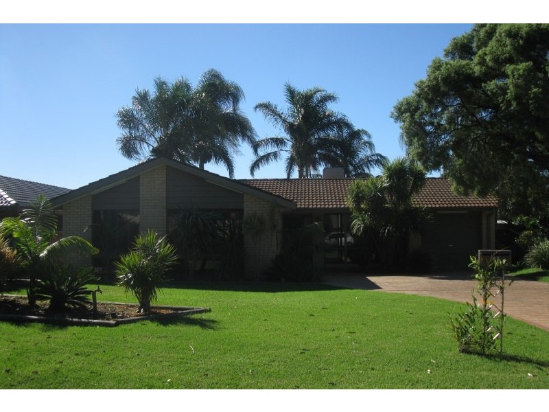 11 Terrigal Place, Woodbine NSW 2560