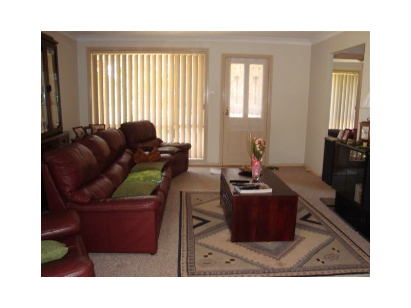 1 James Way, Mount Annan NSW 2567