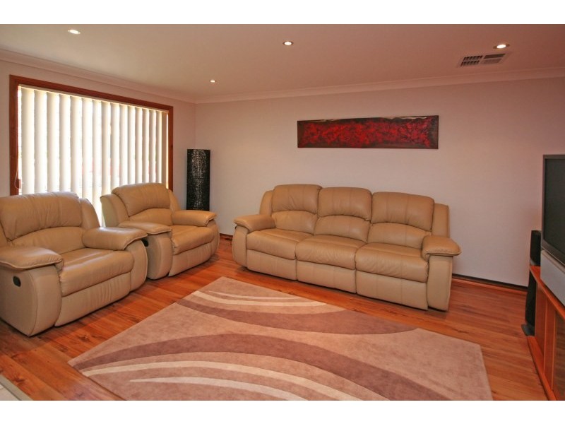 57 Spring Hill Circle, Currans Hill NSW 2567