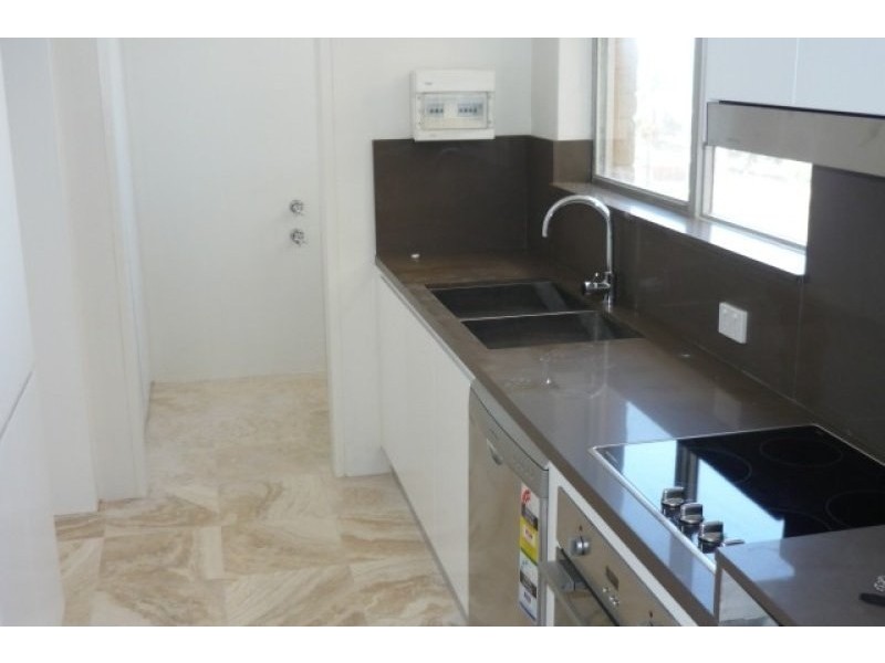 Unit 13/120 Beach Street, Coogee NSW 2034