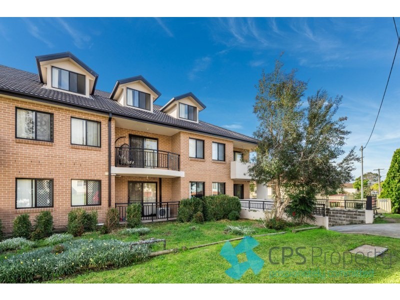 1/21-23 Hinkler Avenue, Warwick Farm NSW 2170