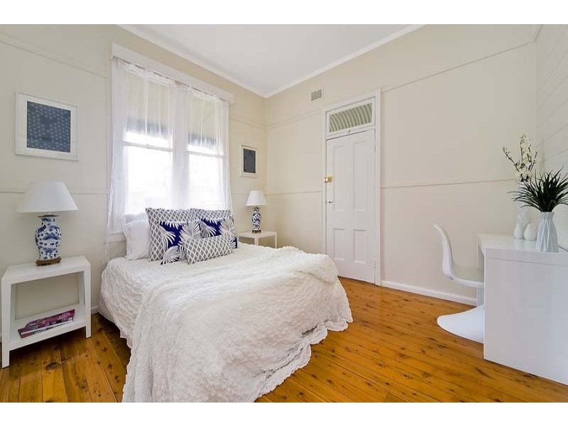 11 Charles Street, Freshwater NSW 2096