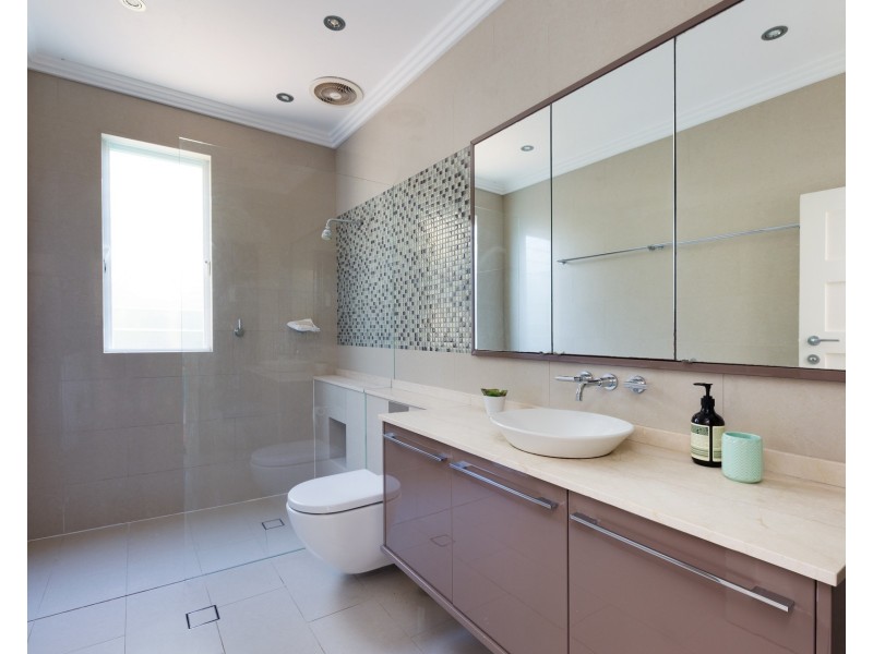 27 MacMillan Street, Seaforth NSW 2092