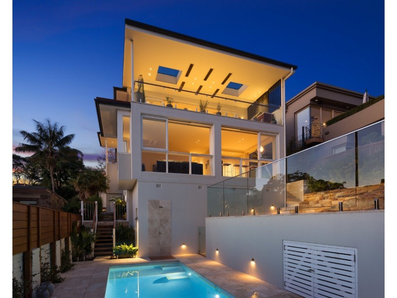 9 Moore Street, Clontarf NSW 2093