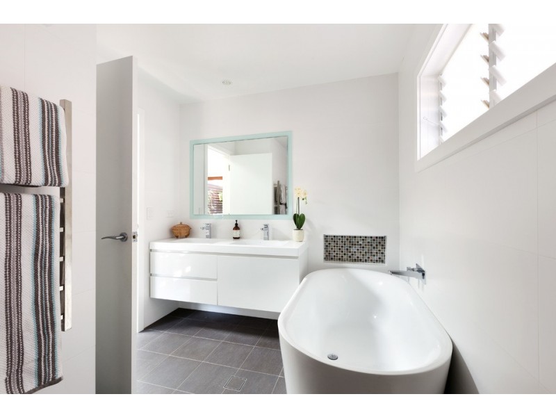 64 Albert Street, Freshwater NSW 2096