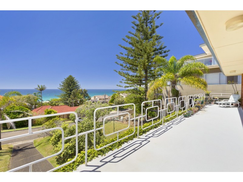 4 Beverley Place, Curl Curl NSW 2096