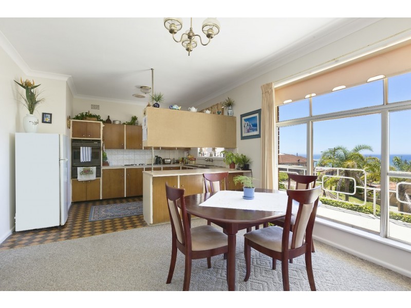 4 Beverley Place, Curl Curl NSW 2096