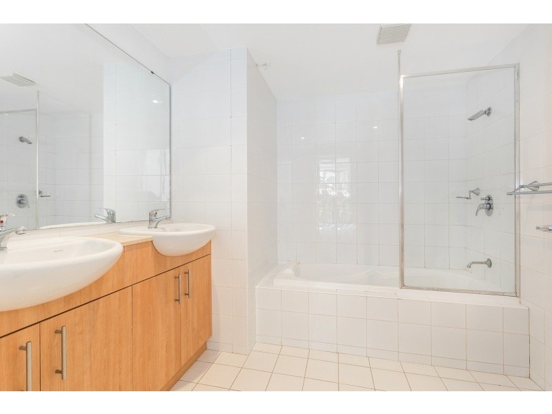 8/19 Sturdee Parade, Dee Why NSW 2099