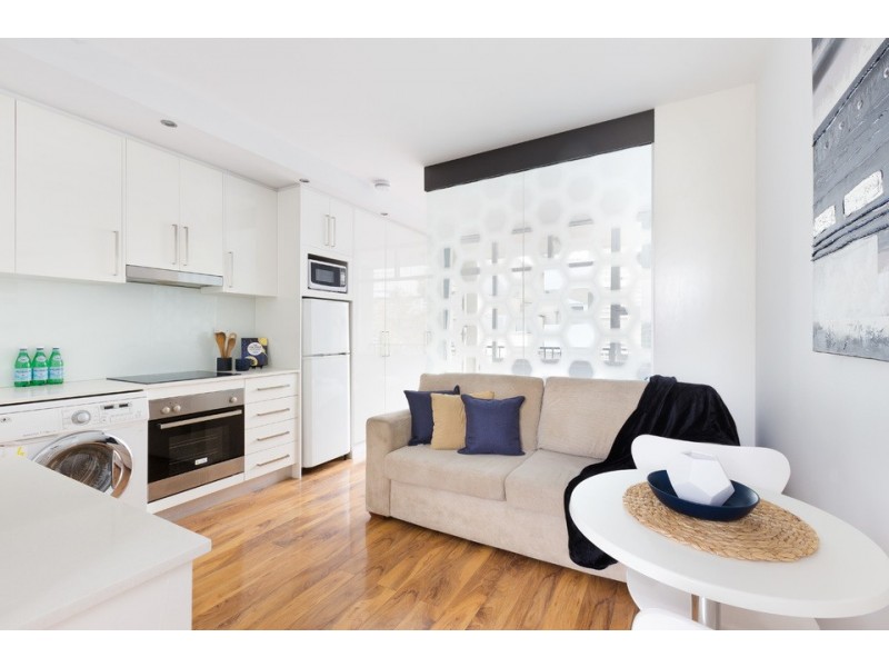 17/2-4 Pine Street, Manly NSW 2095