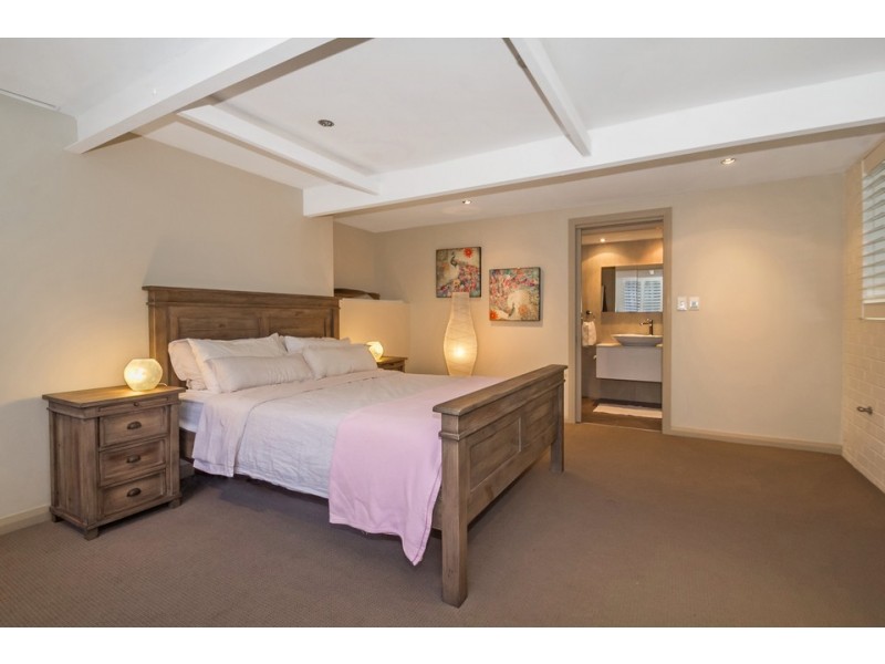 9 Ennerdale Crescent, Wheeler Heights NSW 2097