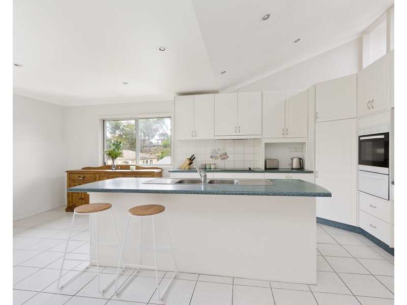 2 Windermere Place, Wheeler Heights NSW 2097