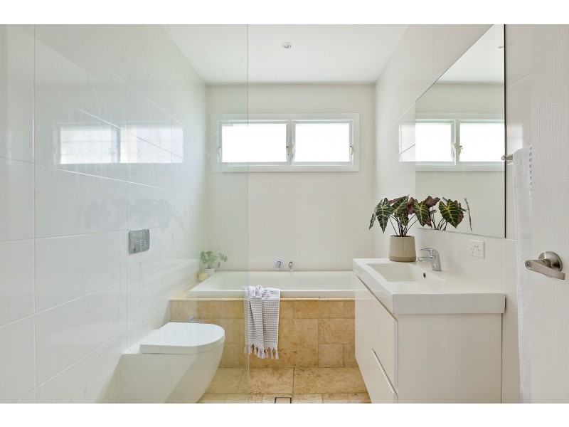 219 Sydney Road, Fairlight NSW 2094