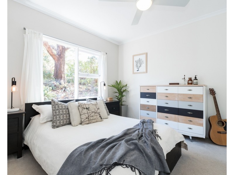 2/1 Hawkesbury Avenue, Dee Why NSW 2099