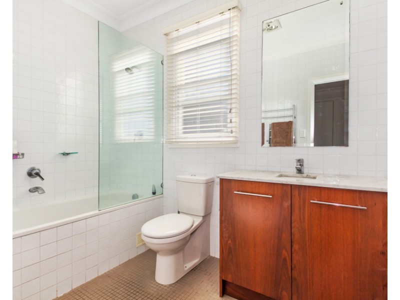 10 Baltic Street, Fairlight NSW 2094