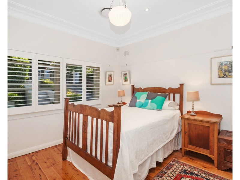 10 Baltic Street, Fairlight NSW 2094