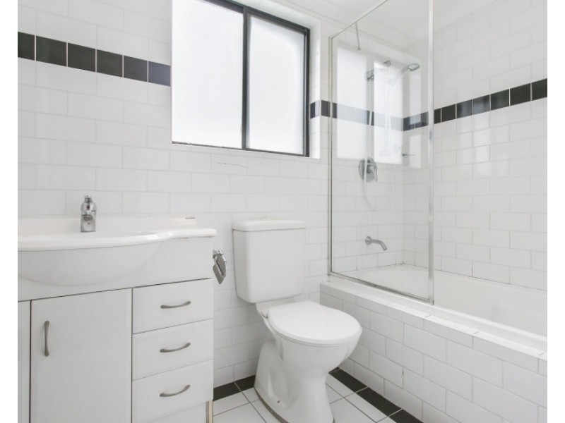 10/3-11 Hawkesbury Avenue, Dee Why NSW 2099