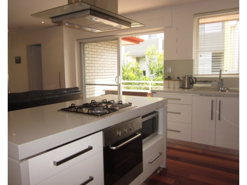 11/13 Boronia Street, Dee Why NSW 2099