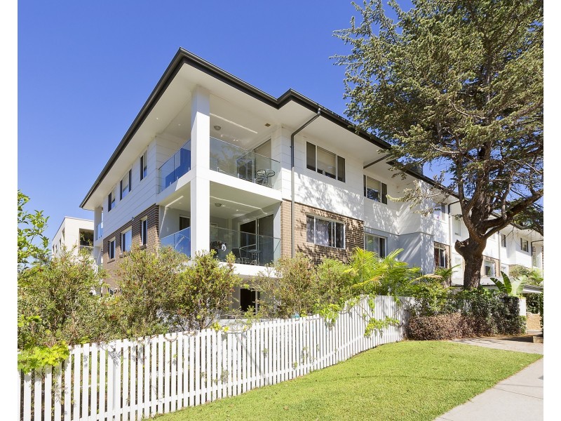 2/18 Redman Road, Dee Why NSW 2099