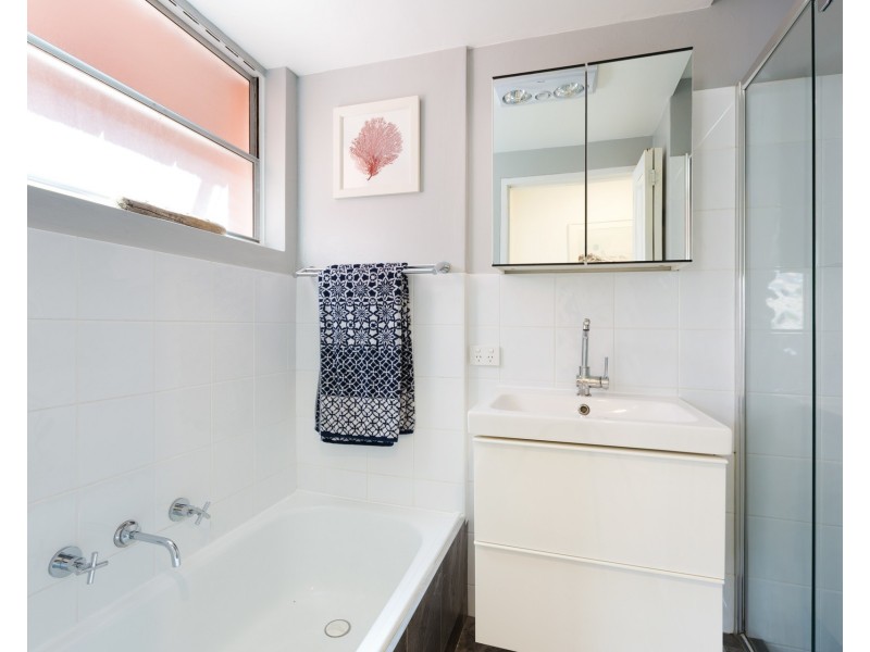 2/14 Campbell Parade, Manly Vale NSW 2093