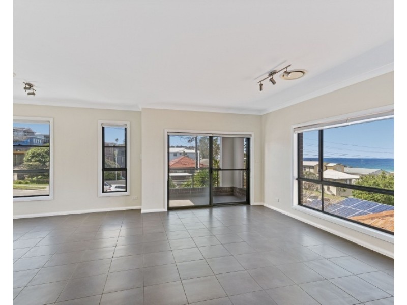 48 Griffin Road, North Curl Curl NSW 2099