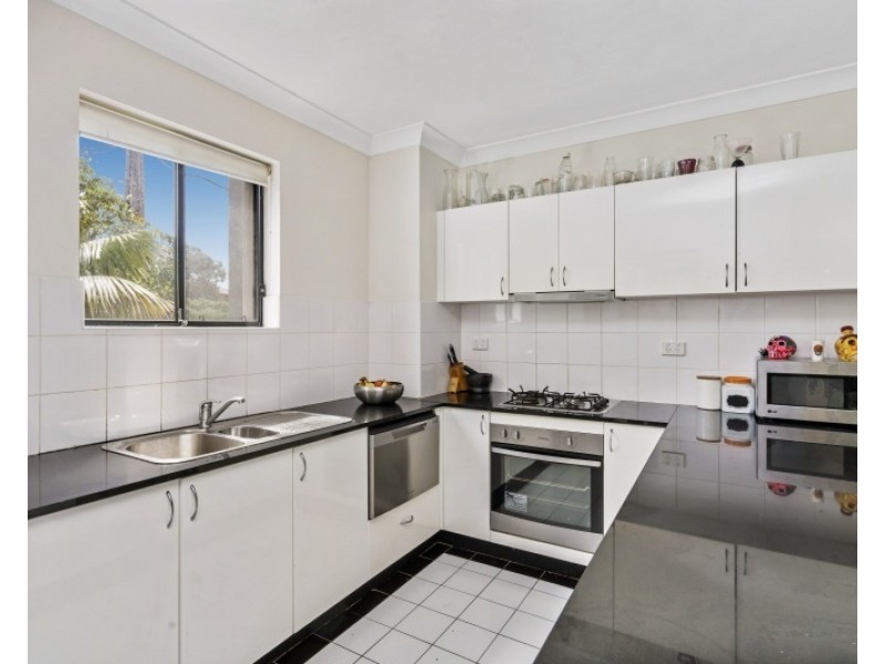 16/3-11 Hawkesbury Avenue, Dee Why NSW 2099